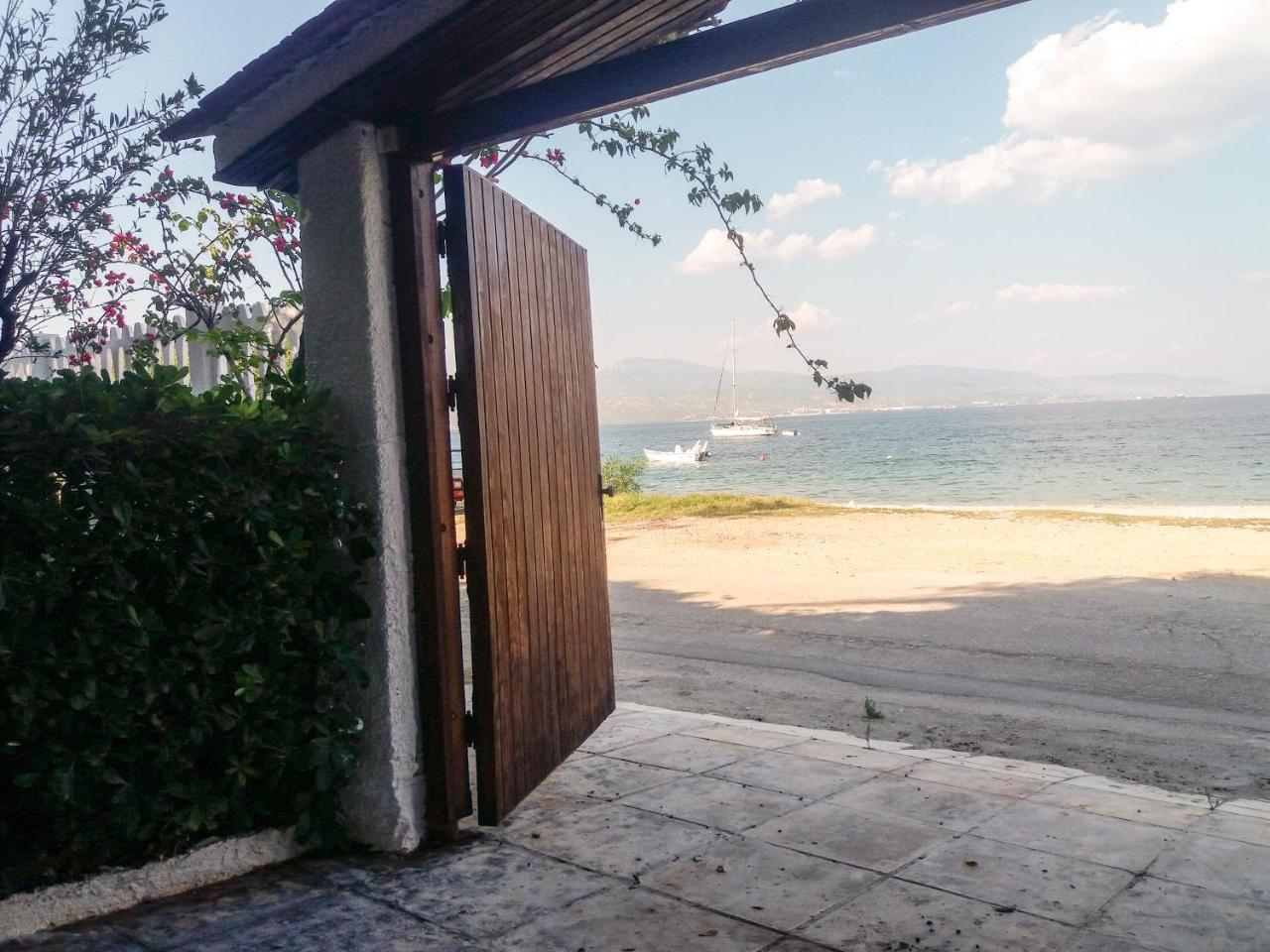 Villa Per Mare Loutra Oraias Elenis Exterior foto